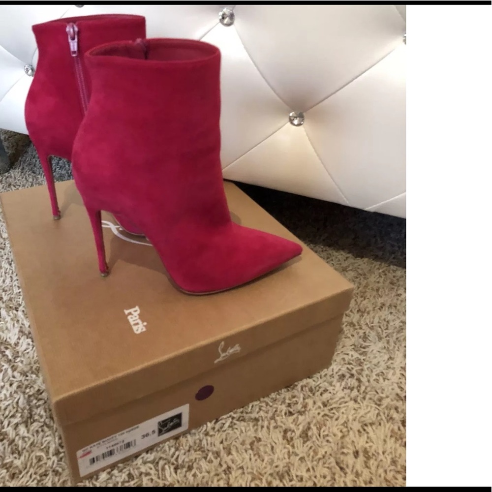 🎀Christian Louboutin🎀     So Kate Booties